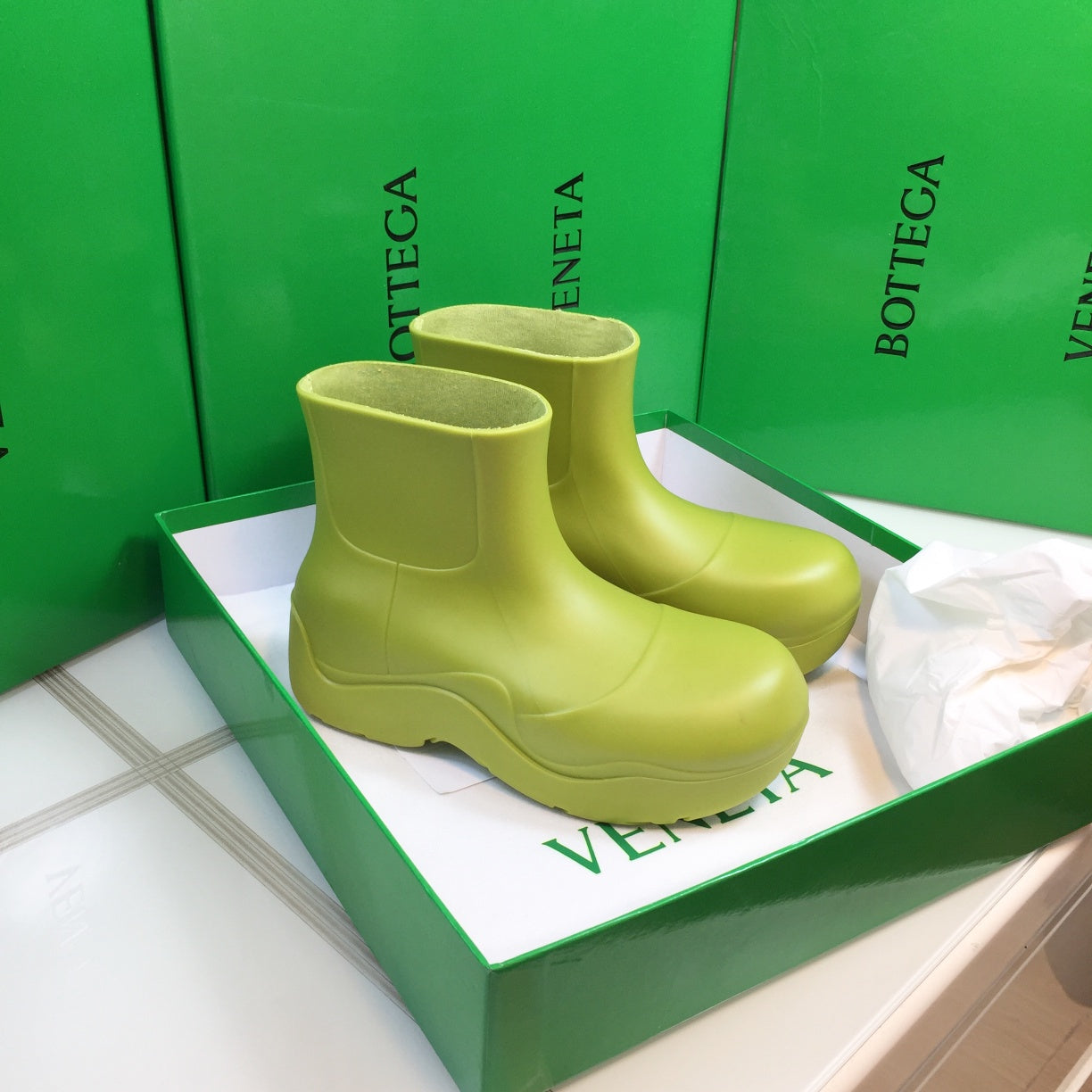 BOTTEGA VENETA PUDDLE ANKLE BOOT IN OLIVE GREEN RUBBER