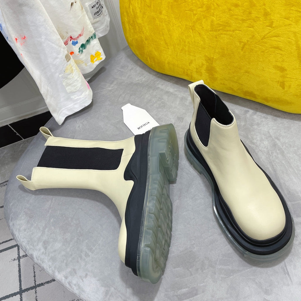 BOTTEGA VENETA TIRE CHELSEA BOOT IN BLACK MIX BISQUE BEIGE CALFSKIN WITH TRANSPARENT SOLE