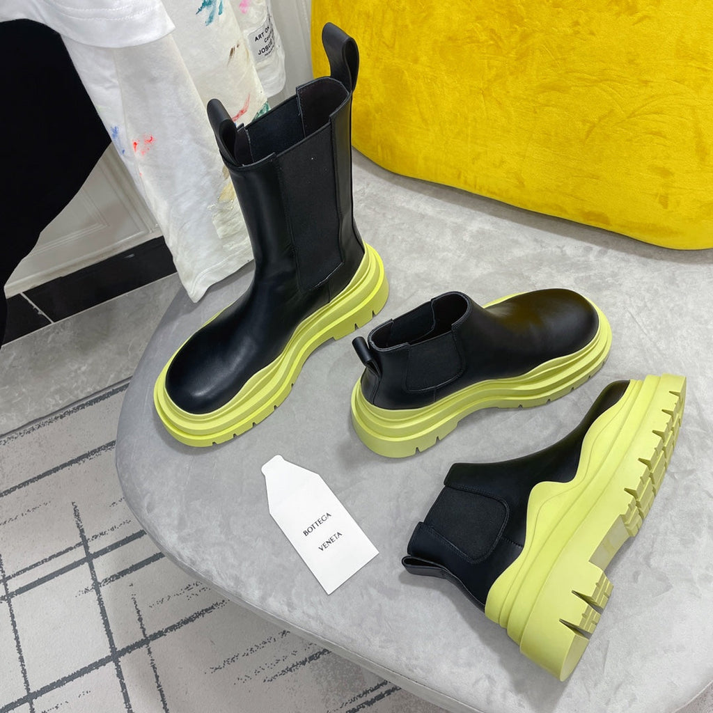 BOTTEGA VENETA TIRE CHELSEA BOOT IN BLACK MIX NEON YELLOW CALFSKIN