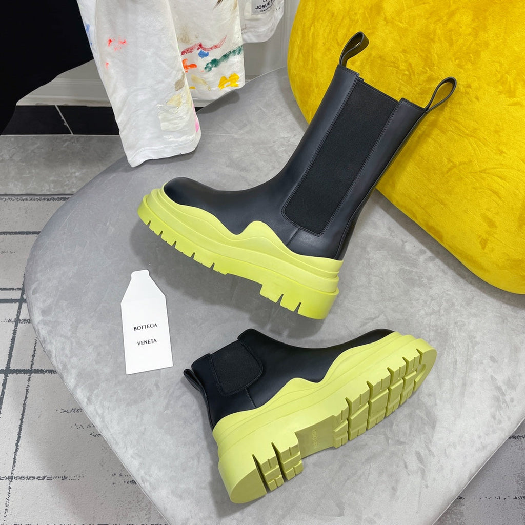 BOTTEGA VENETA TIRE CHELSEA BOOT IN BLACK MIX NEON YELLOW CALFSKIN