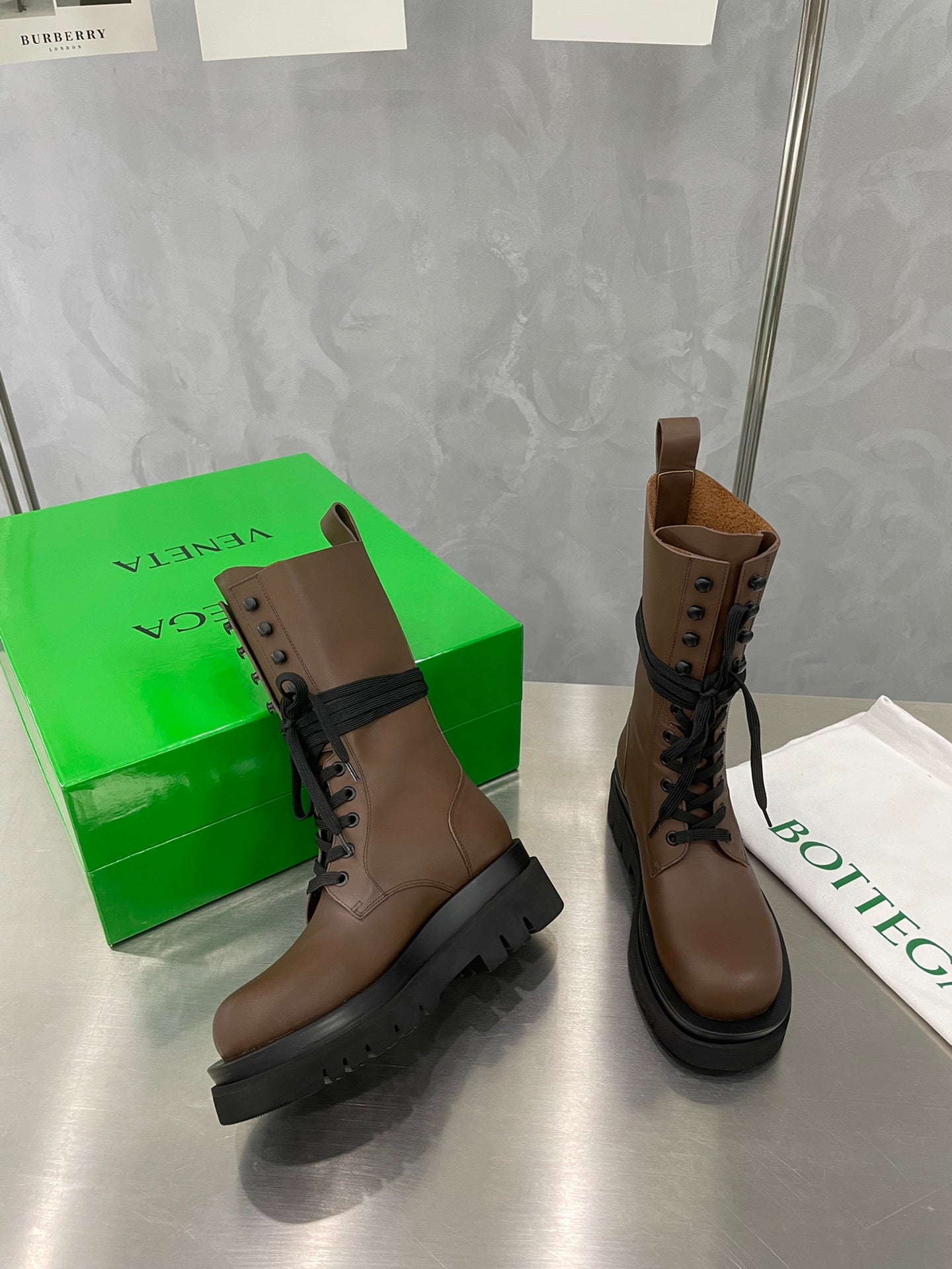 BOTTEGA VENETA LUG LACE-UP BOOT IN CHOCOLATE BROWN CALFSKIN 7 CM