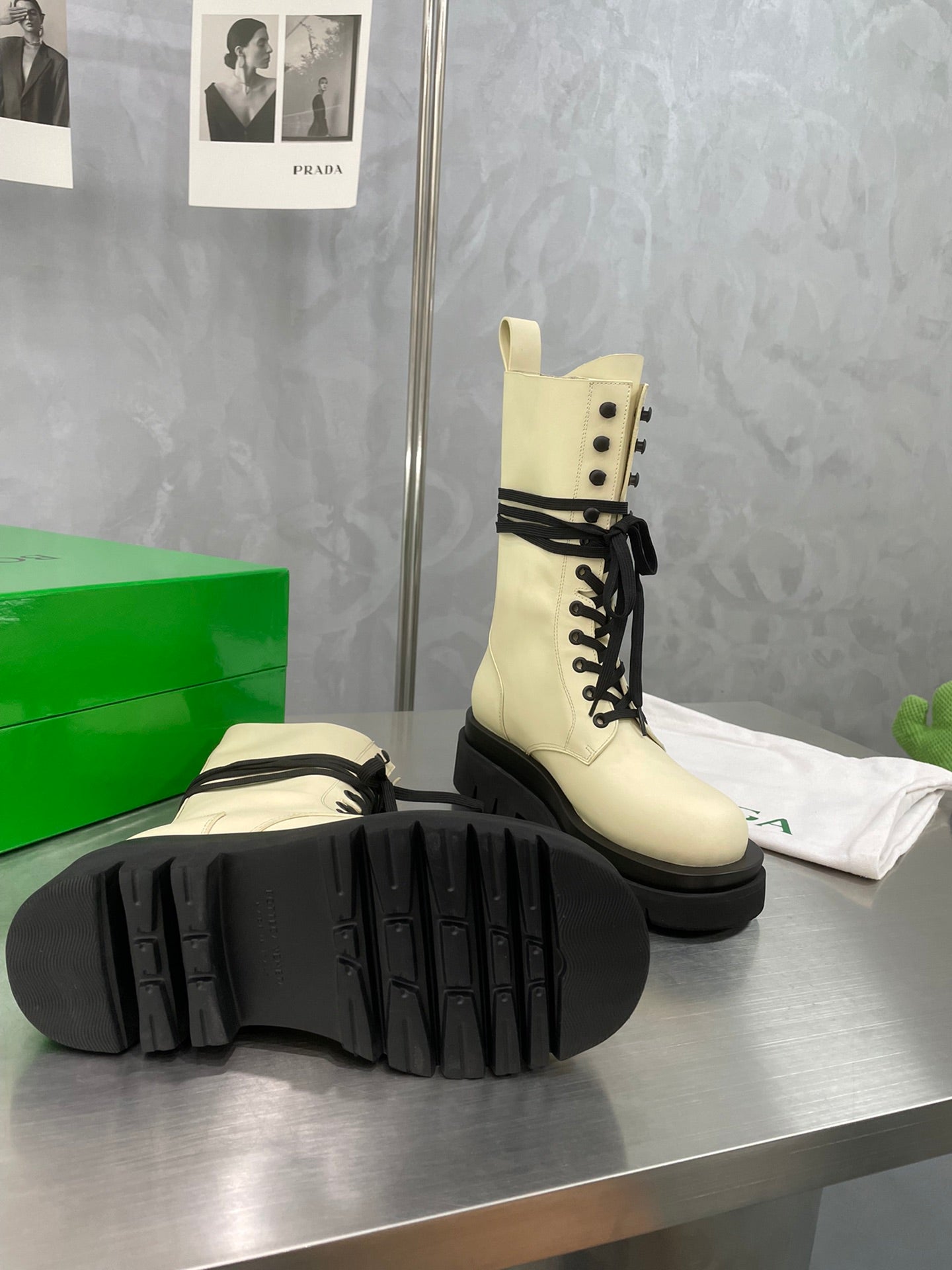 BOTTEGA VENETA LUG LACE-UP BOOT IN BEIGE CREAM CALFSKIN 7 CM