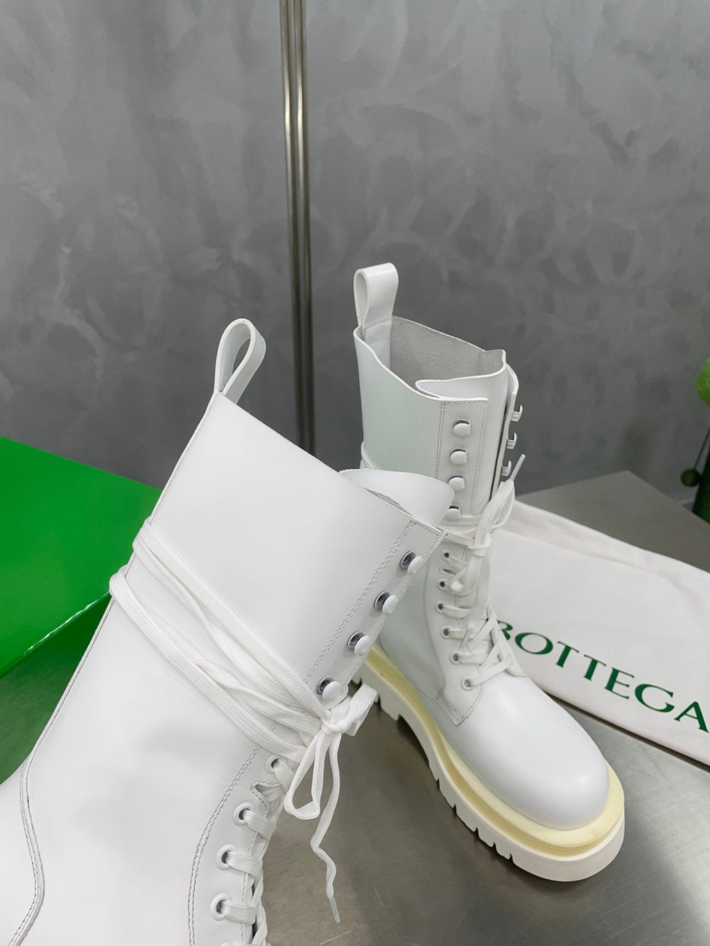 BOTTEGA VENETA LUG LACE-UP BOOT IN WHITE CALFSKIN 7 CM
