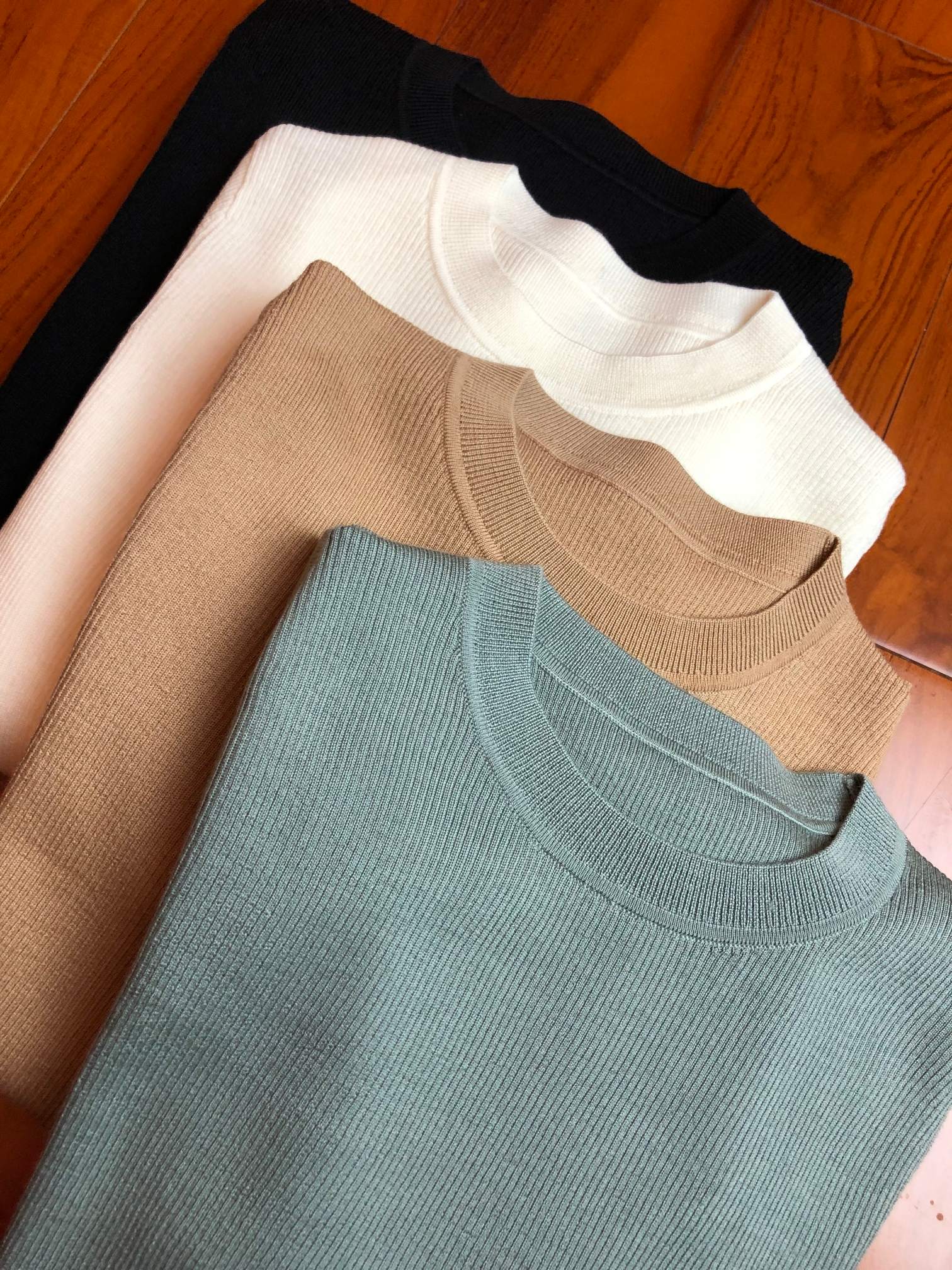 LOUIS VUITTON LV 25S CREW NECK RUFFLE PULLOVER 0084
