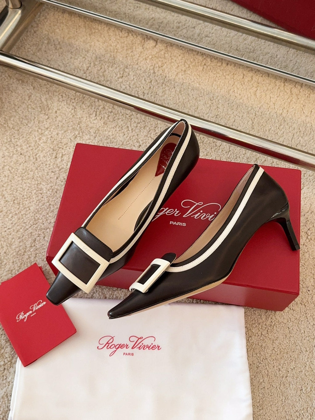 VIV’ CANARD PUMPS IN BLACK SHINY CALFSKIN