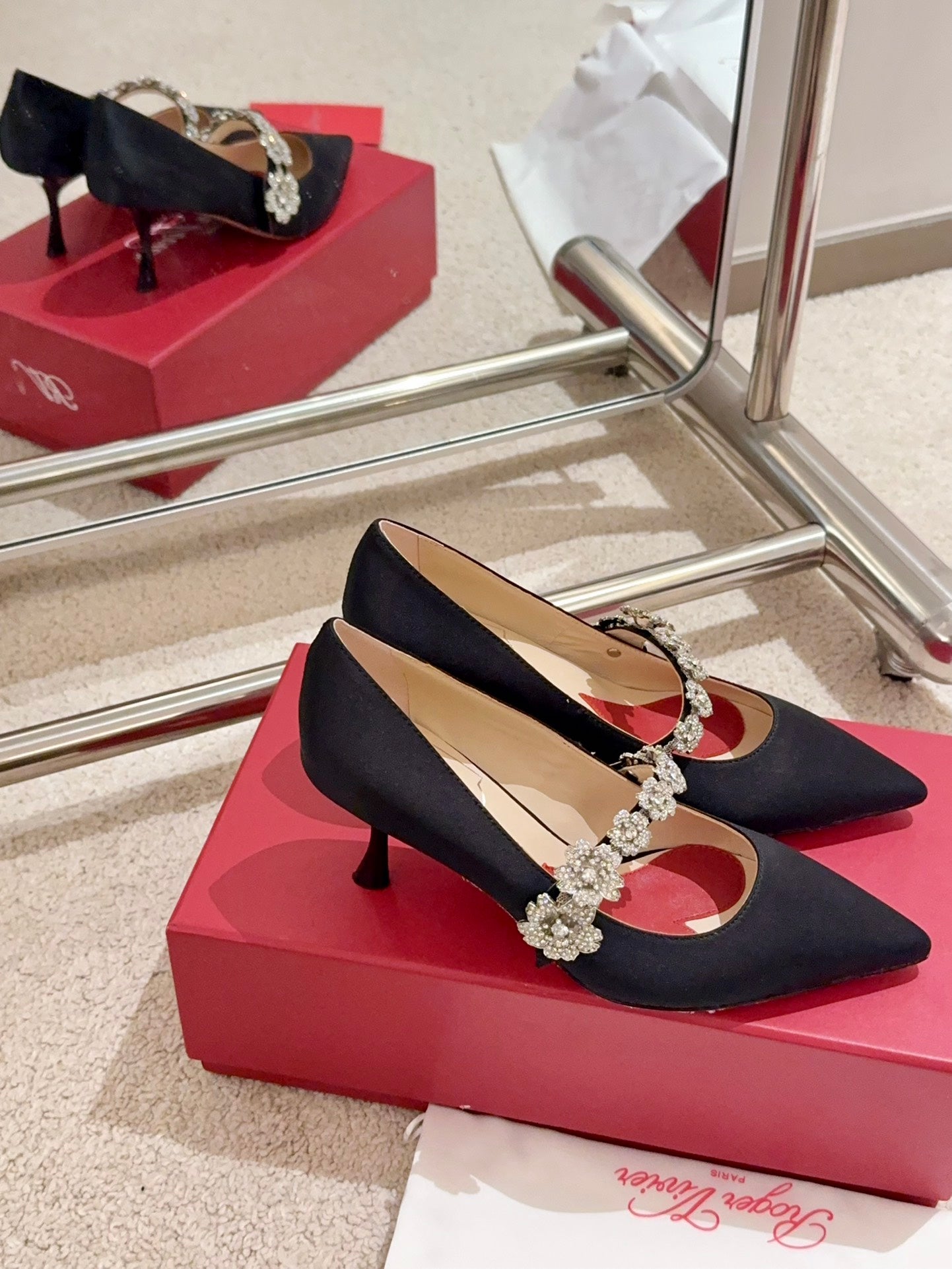 EFFLORESCENCE MARY JANE PUMPS IN BLACK SILK