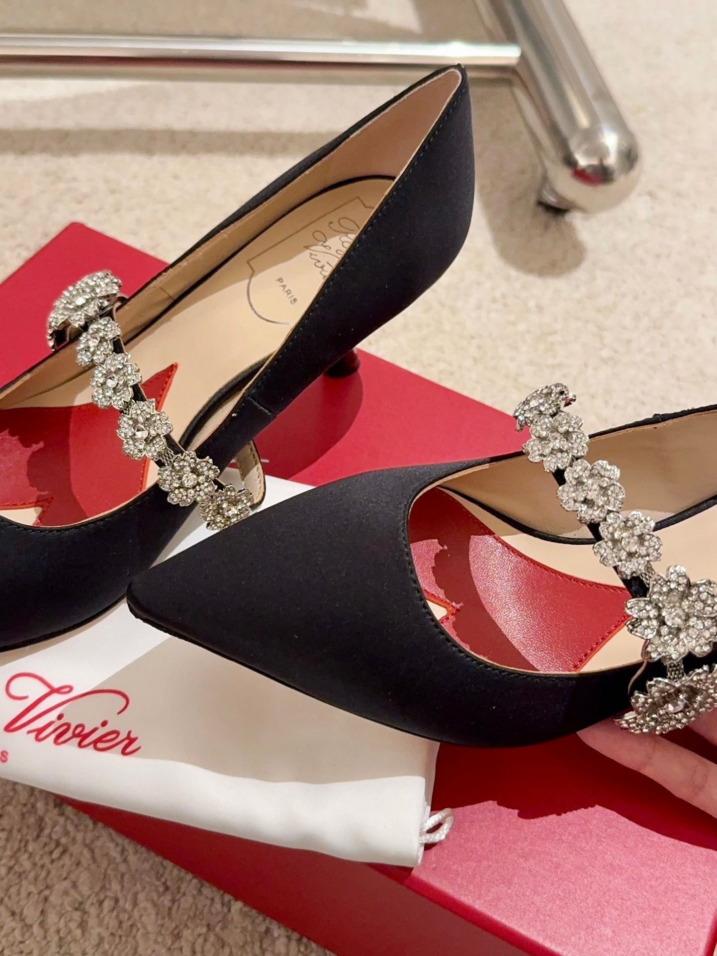EFFLORESCENCE MARY JANE PUMPS IN BLACK SILK
