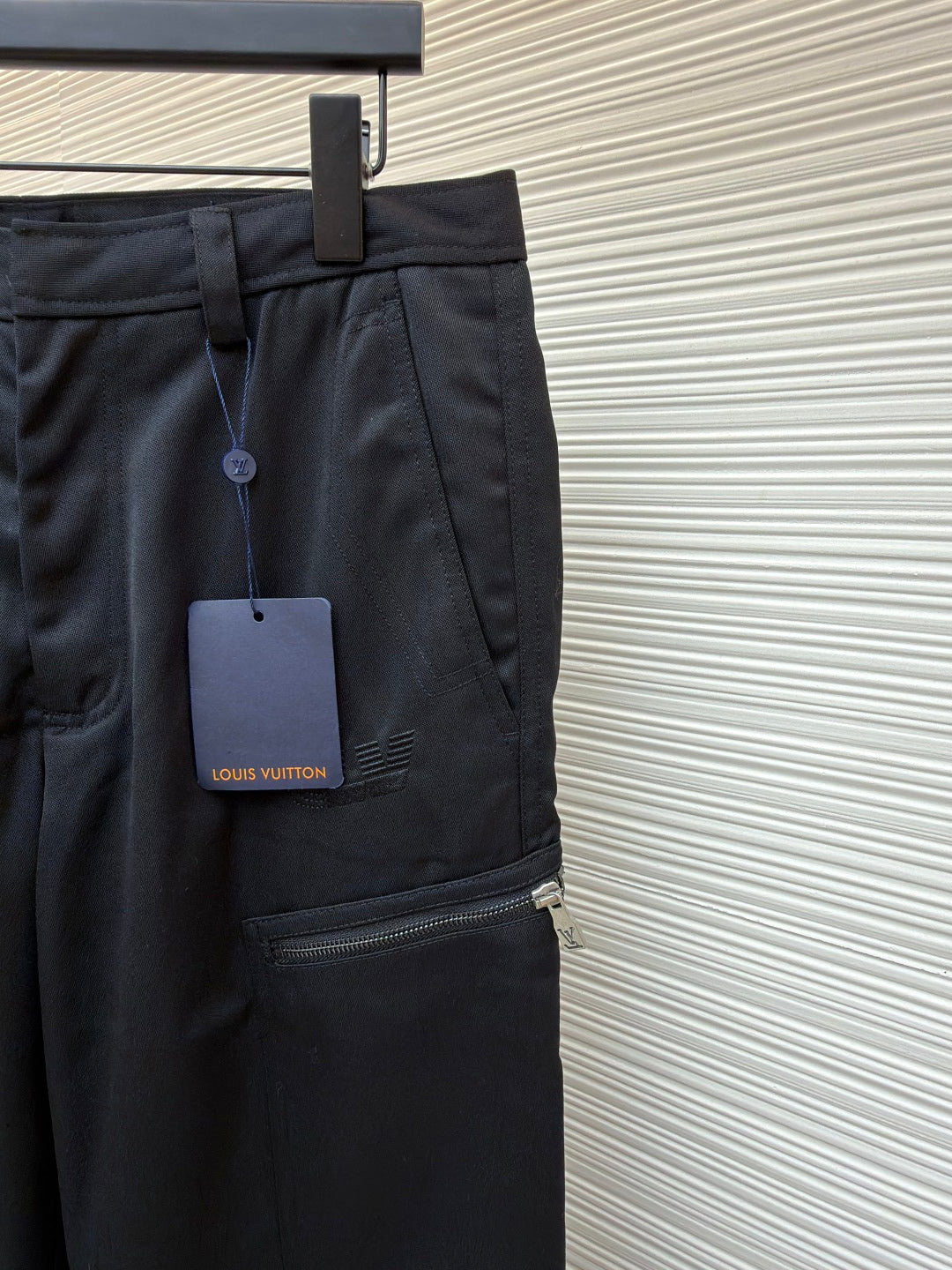 LOUIS VUITTON LV 25S EMBROIDERED CARGO PANTS 584825