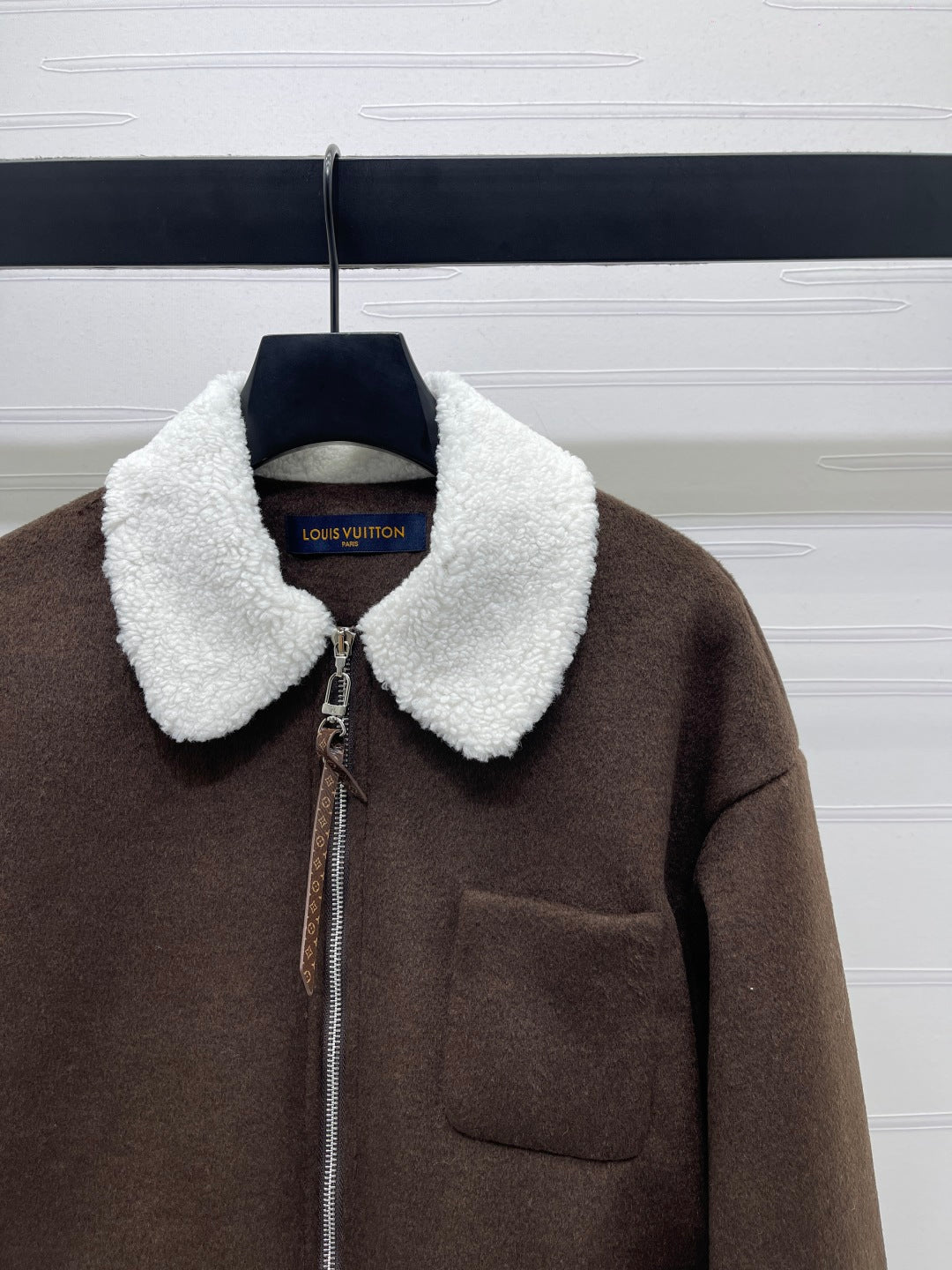 LOUIS VUITTON LV 25S KNITTED CARDIGAN WITH SHEARLING COLLAR 0153