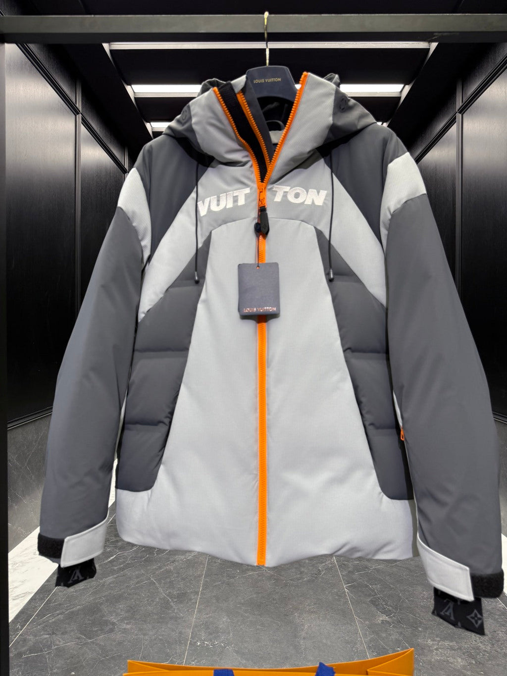 LOUIS VUITTON LV 25S DOWN JACKET 566132