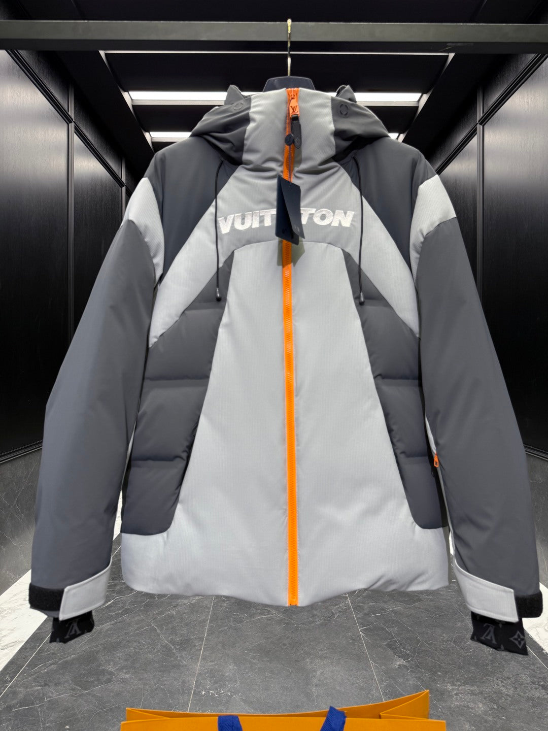 LOUIS VUITTON LV 25S DOWN JACKET 566132