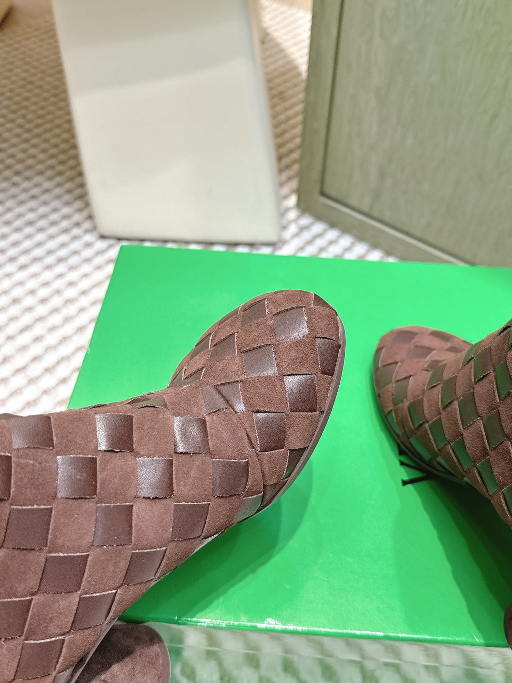 BOTTEGA VENETA 26S INTRECCIATO BOOTS 70 MM IN DARK BROWN SUEDE AND LAMBSKIN