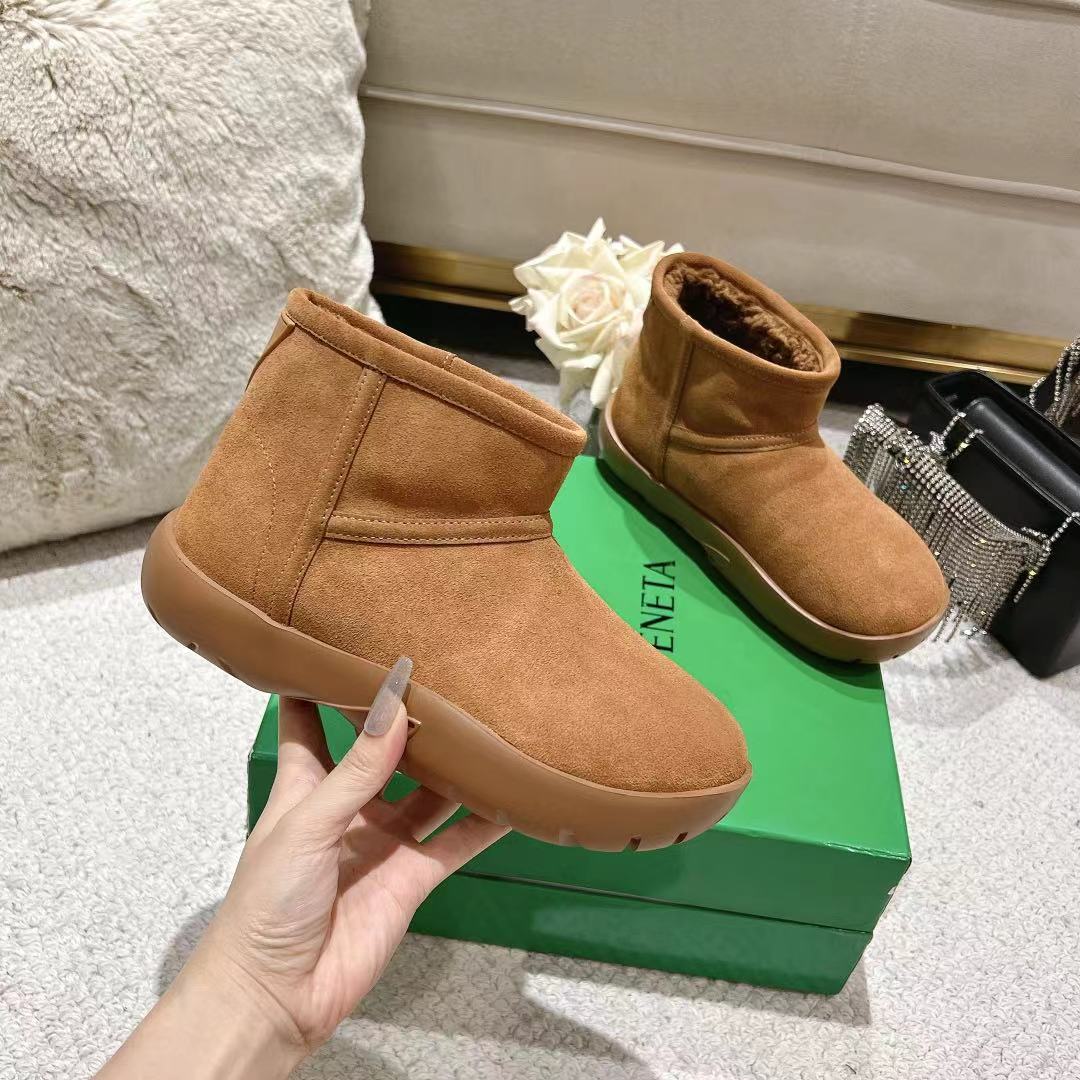 BOTTEGA VENETA SNAP MINI ANKLE BOOTS IN BRONZE BROWN SUEDE AND SHEARLING LINING