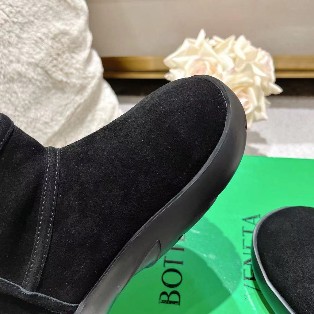BOTTEGA VENETA SNAP MINI ANKLE BOOTS IN BLACK SUEDE AND SHEARLING LINING