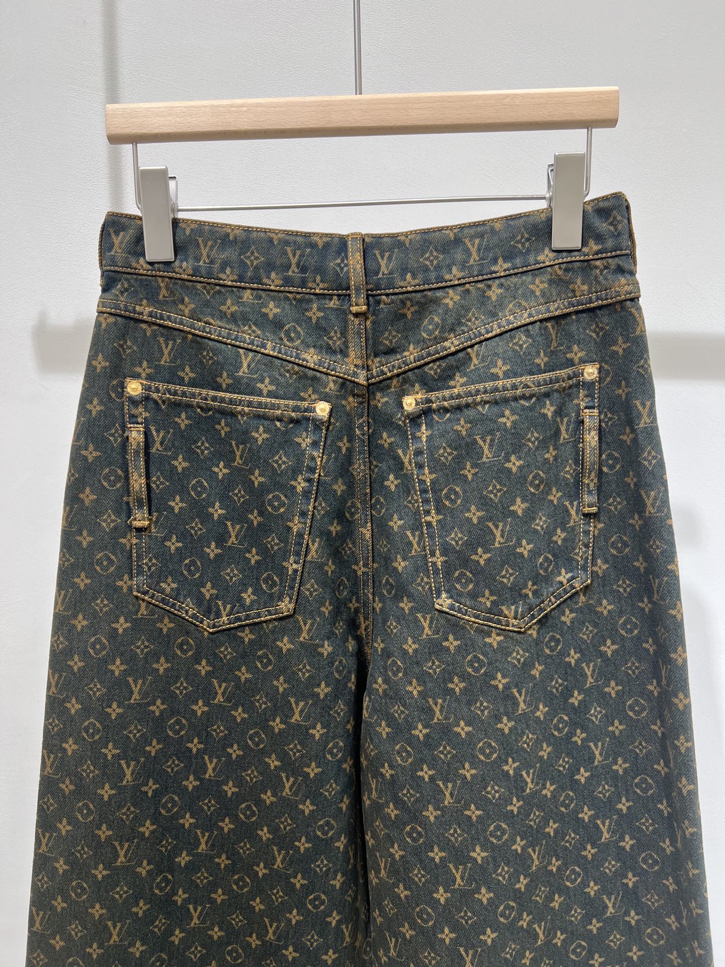 LOUIS VUITTON LV 25S WIDE-LEG JEANS 0121