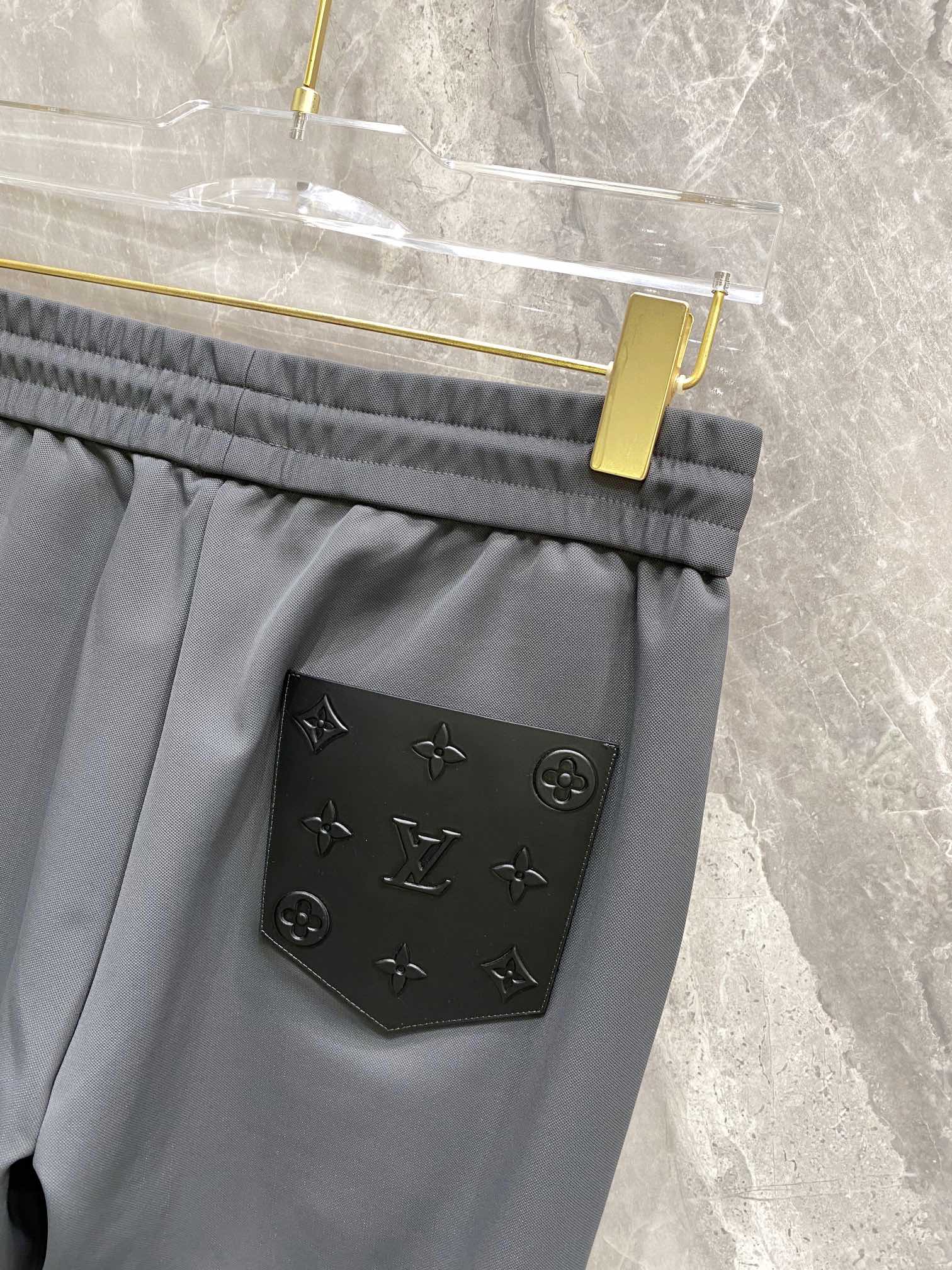 LOUIS VUITTON LV MOUSE GRAY TROUSERS 239485