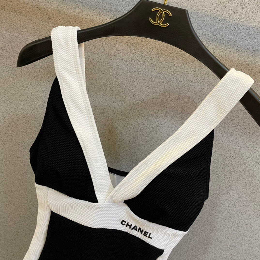 CHANEL BIKINI SWIMSUIT SET IN BLACK AND WHITE 573554
