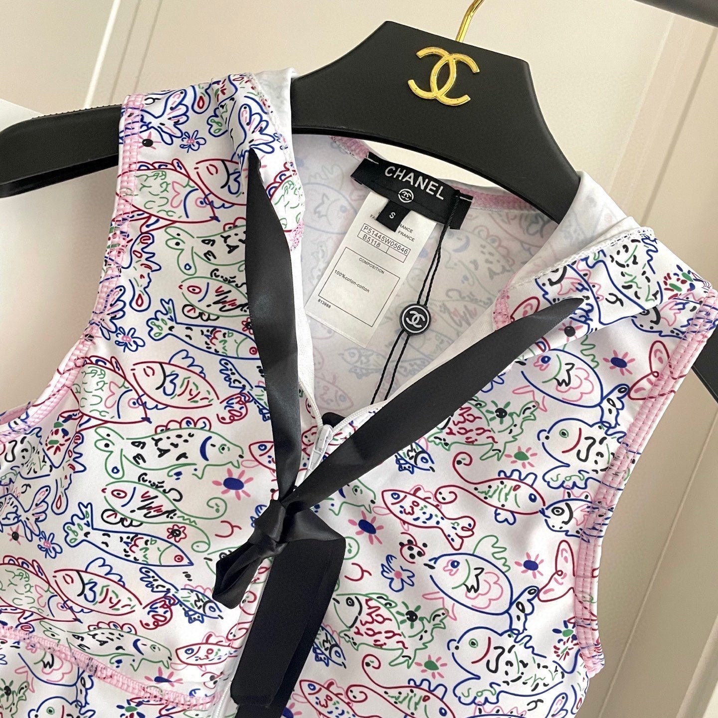 CHANEL BIKINI SWIMSUIT SET IN WHITE AND FISH COLORFUL PRINTED 604253