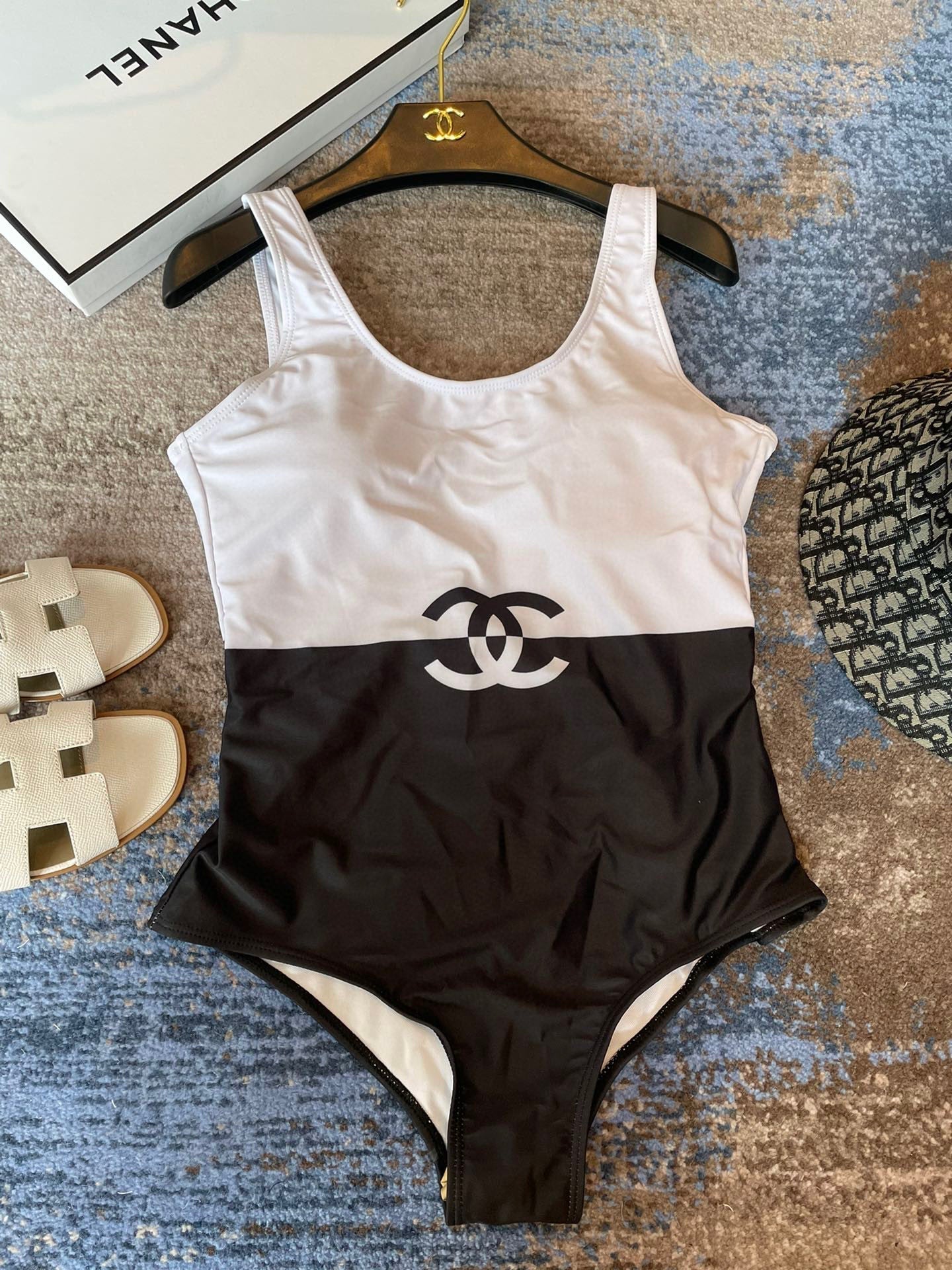 CHANEL BIKINI SWIMSUIT SET IN BLACK AND WHITE 613717