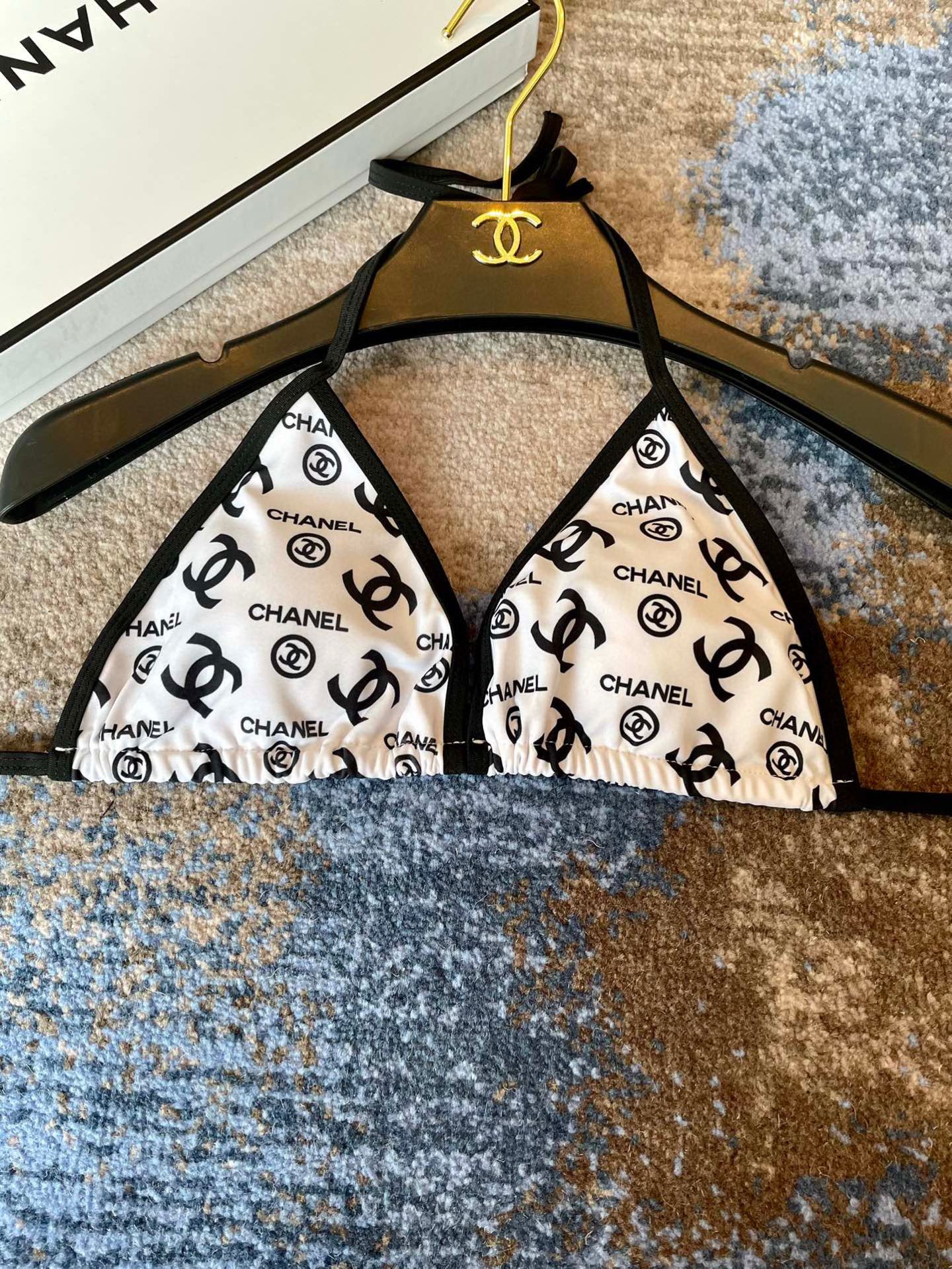 CHANEL BIKINI SWIMSUIT IN WHITE AND BLACK LOGO PRINTED 627826
