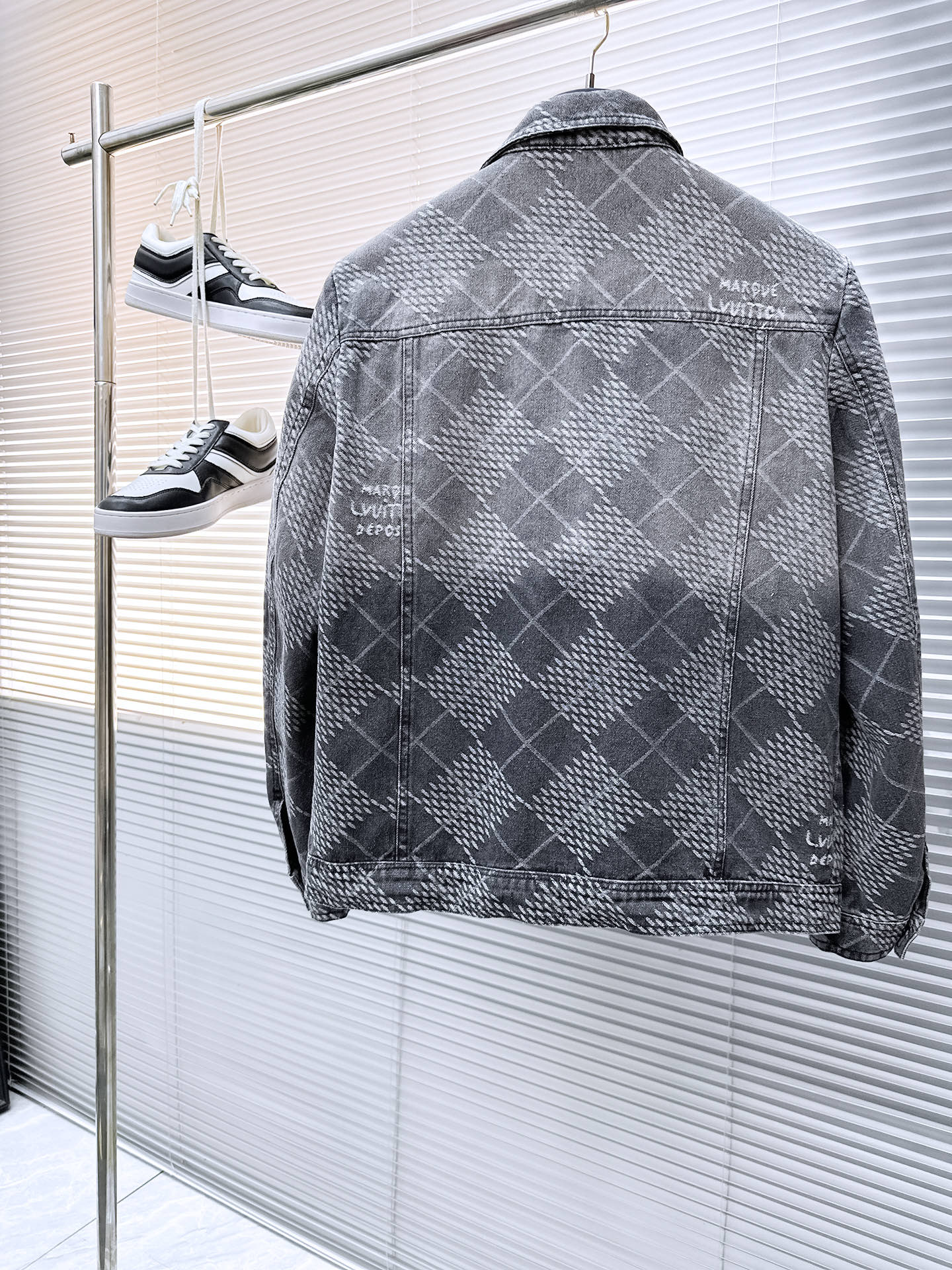 LOUIS VUITTON LV SHIRT JACKET IN GRAY DENIM 239127