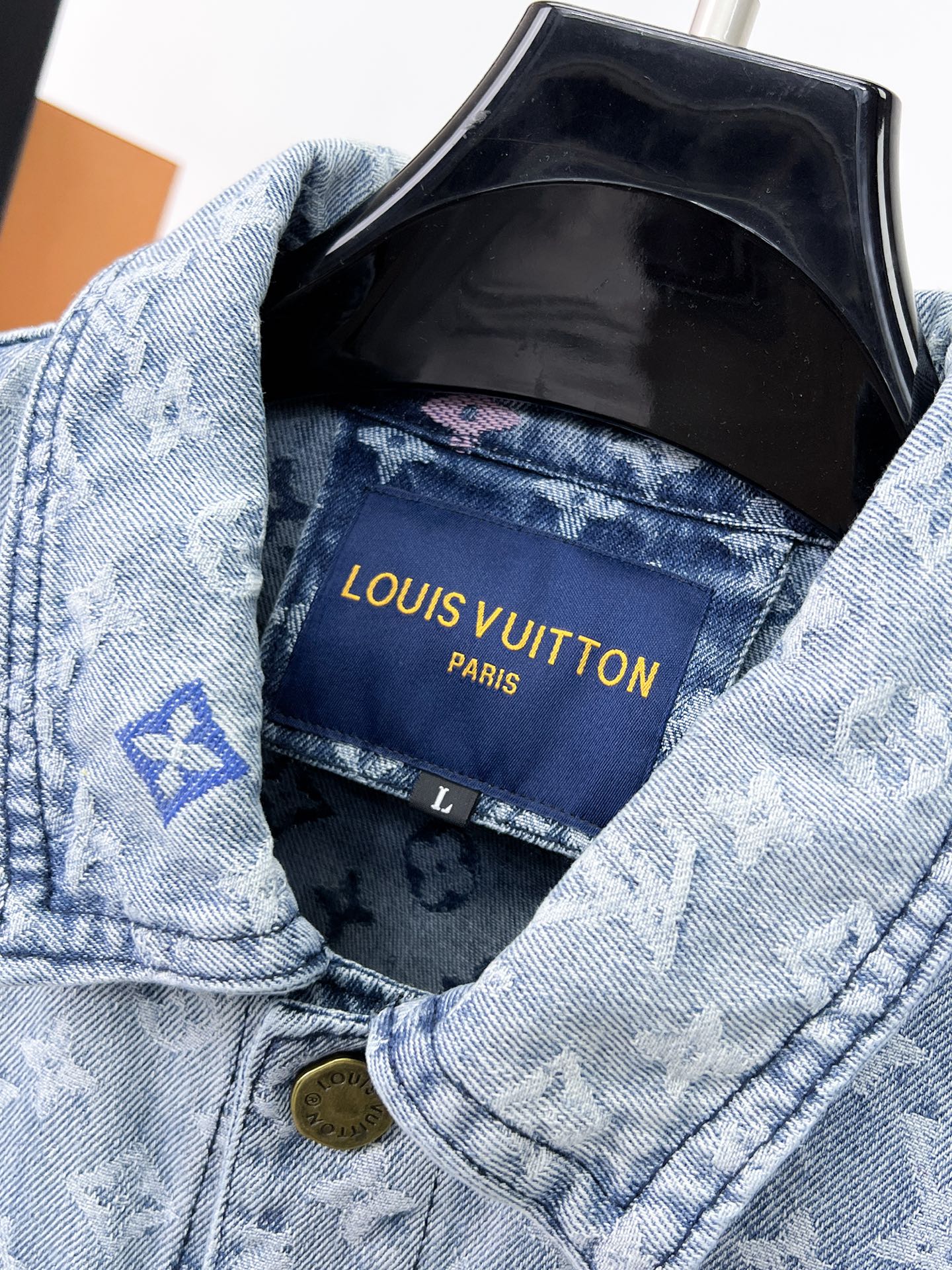 LOUIS VUITTON LV LIGHT BLUE DENIM JACKET 239530