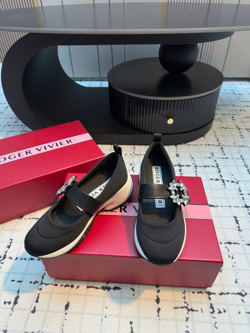 VIV' RUN BALLERINAS IN BLACK FABRIC