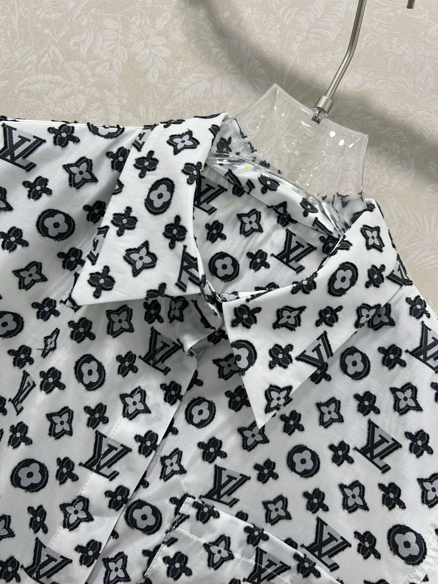 LOUIS VUITTON LV SLEEVELESS LOGO PRINT TOP 269951