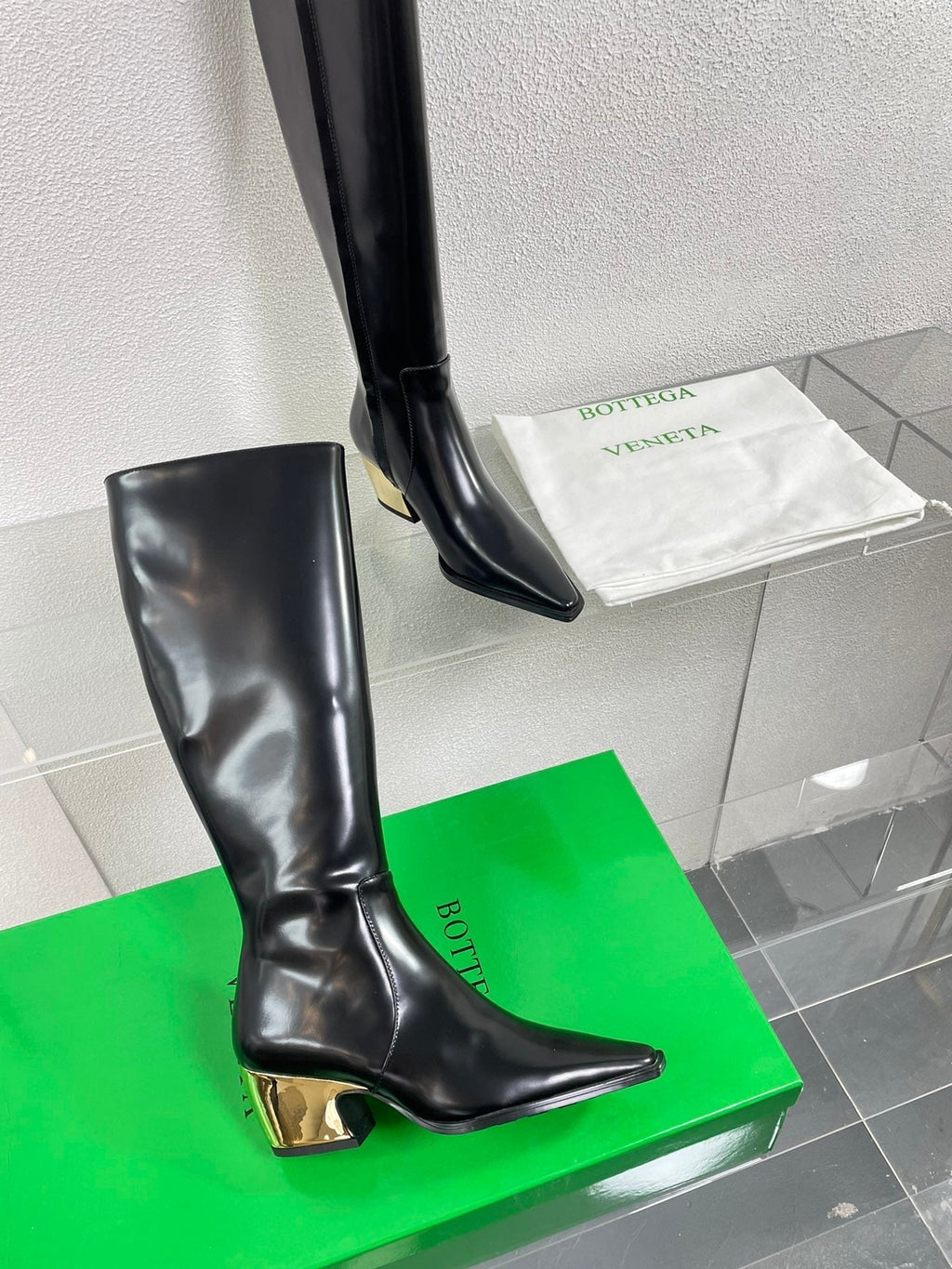 BOTTEGA VENETA TEX HIGH BOOT IN BLACK PATENT CALFSKIN