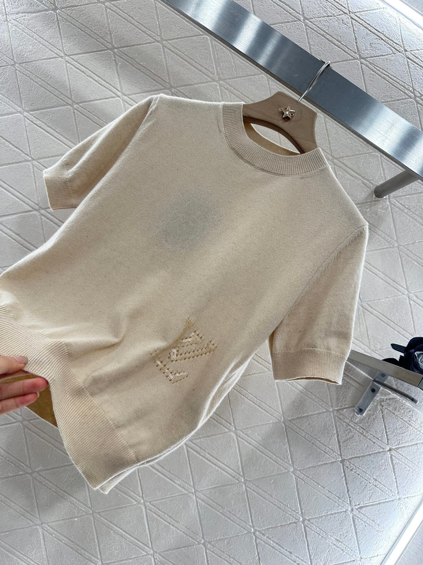 LOUIS VUITTON LV CREW NECK TOP WITH EMBROIDERED TEXT 272305