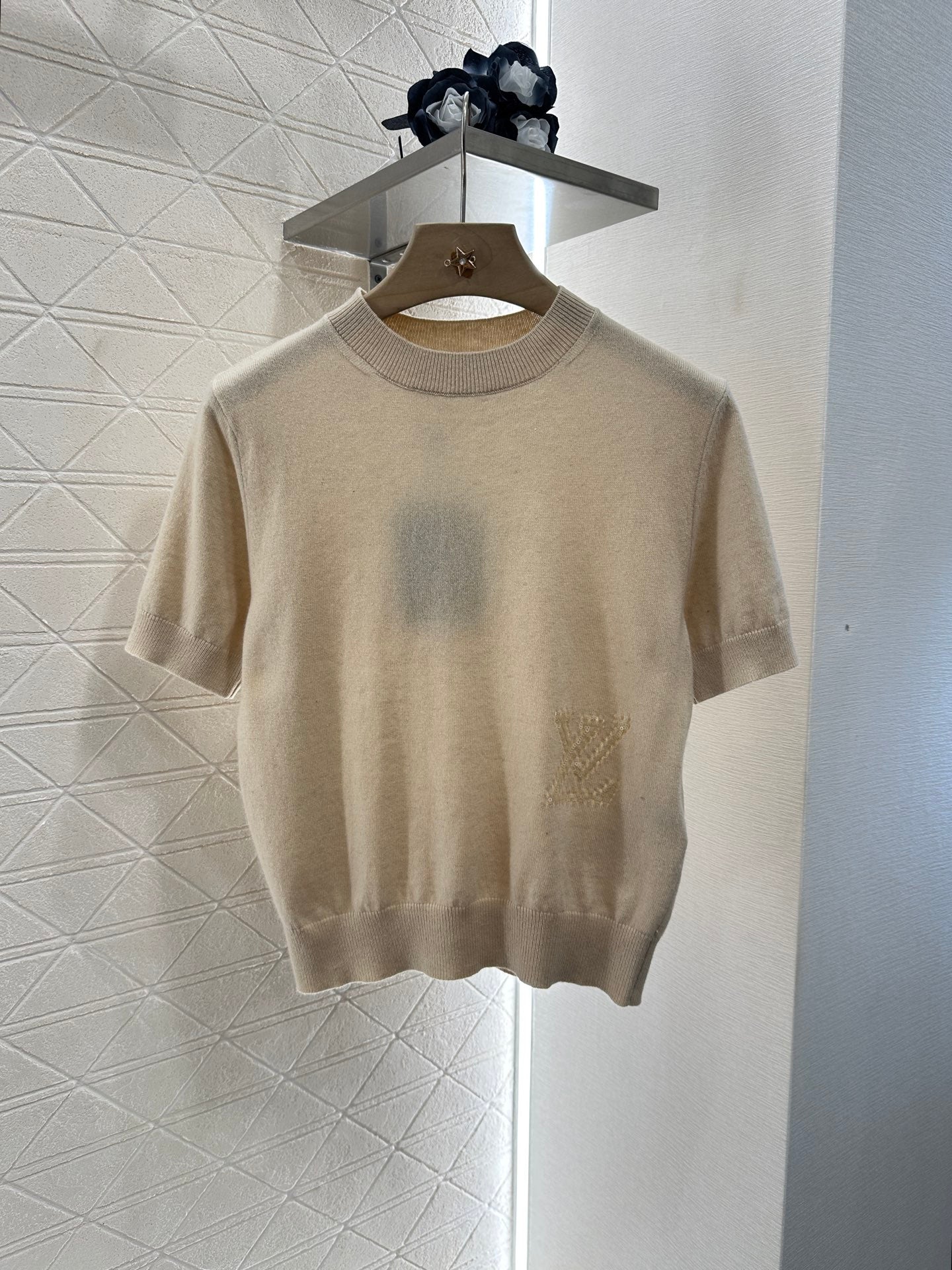LOUIS VUITTON LV CREW NECK TOP WITH EMBROIDERED TEXT 272305