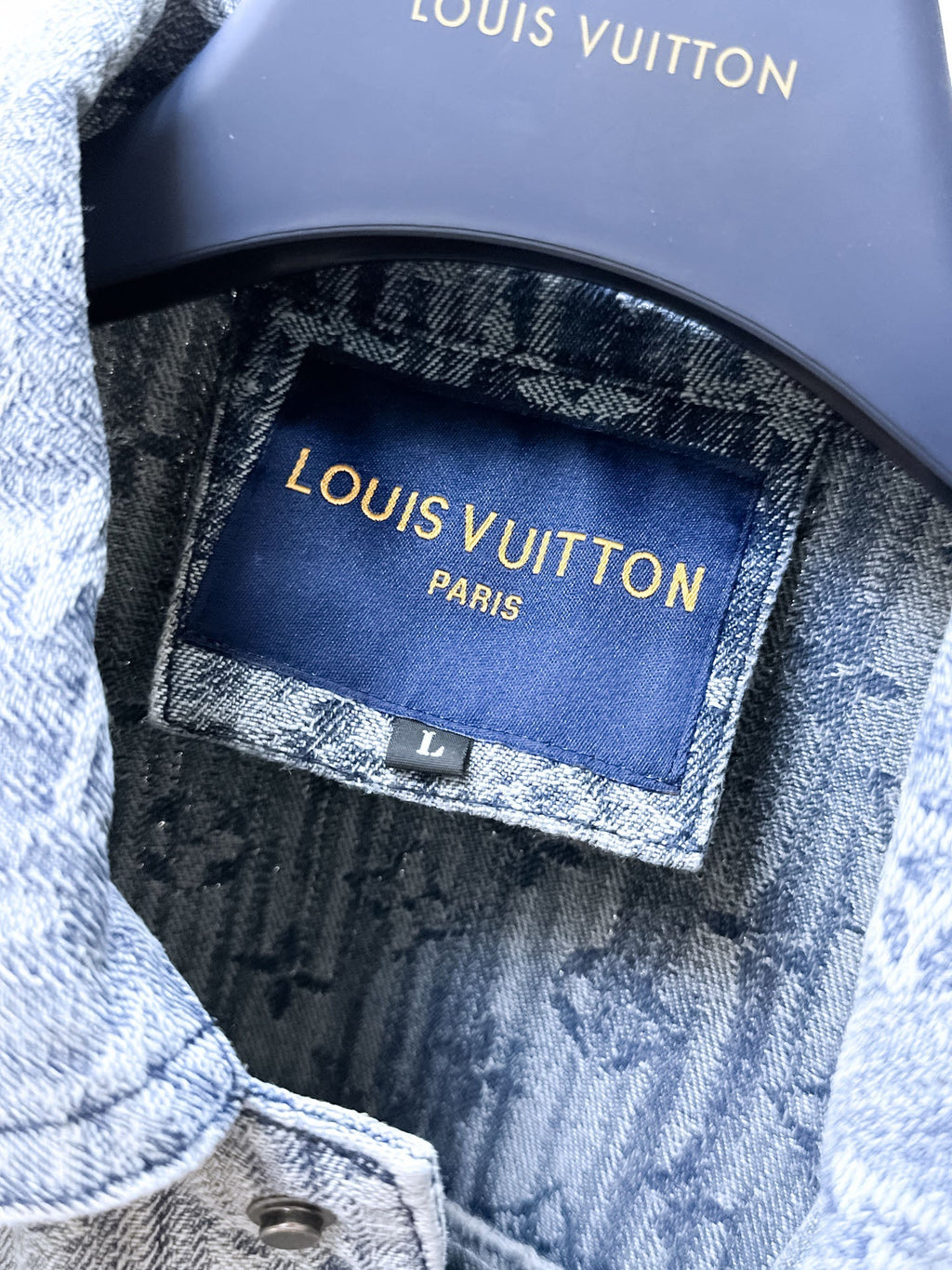 LOUIS VUITTON LV SHIRT JACKET IN WHITE BLUE MONOGRAM DENIM 239126