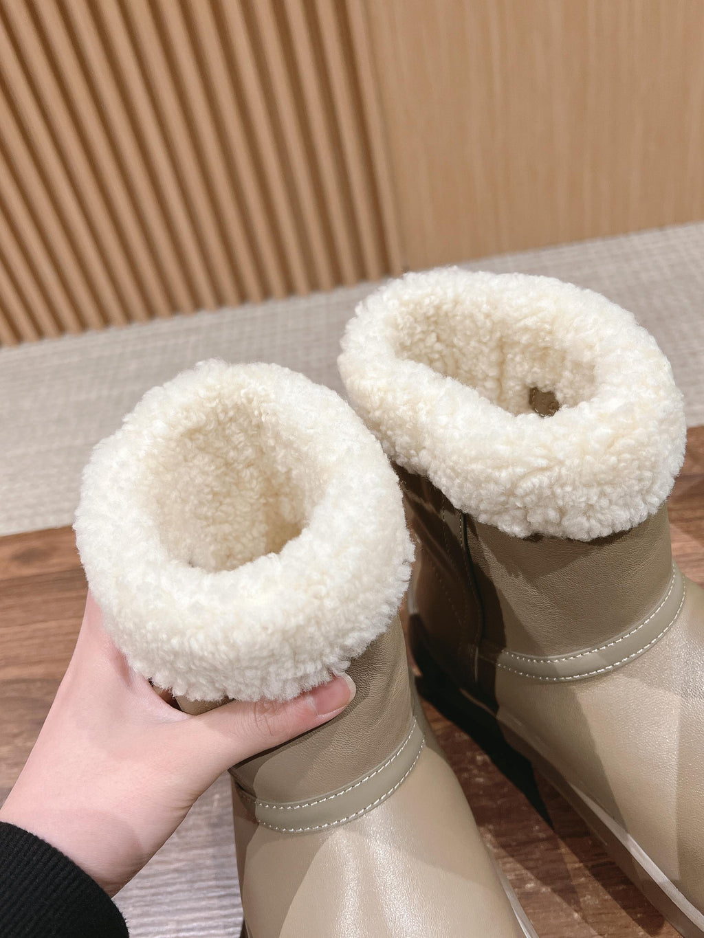 BOTTEGA VENETA SNAP ANKLE BOOT IN KHAKI BROWN LAMBSKIN AND SHEARLING LINING