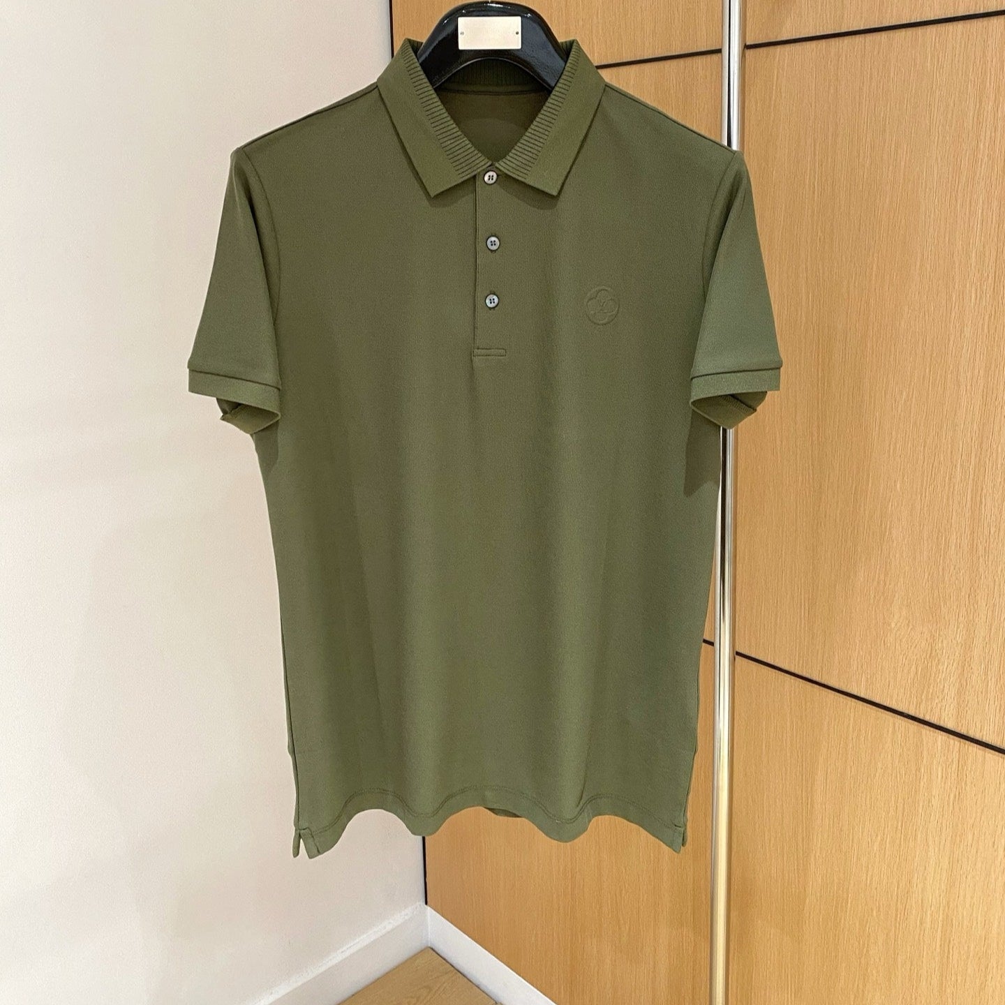 LOUIS VUITTON LV POLO SHIRT IN ARMY GREEN MESH BEADED COTTON FABRIC 238855