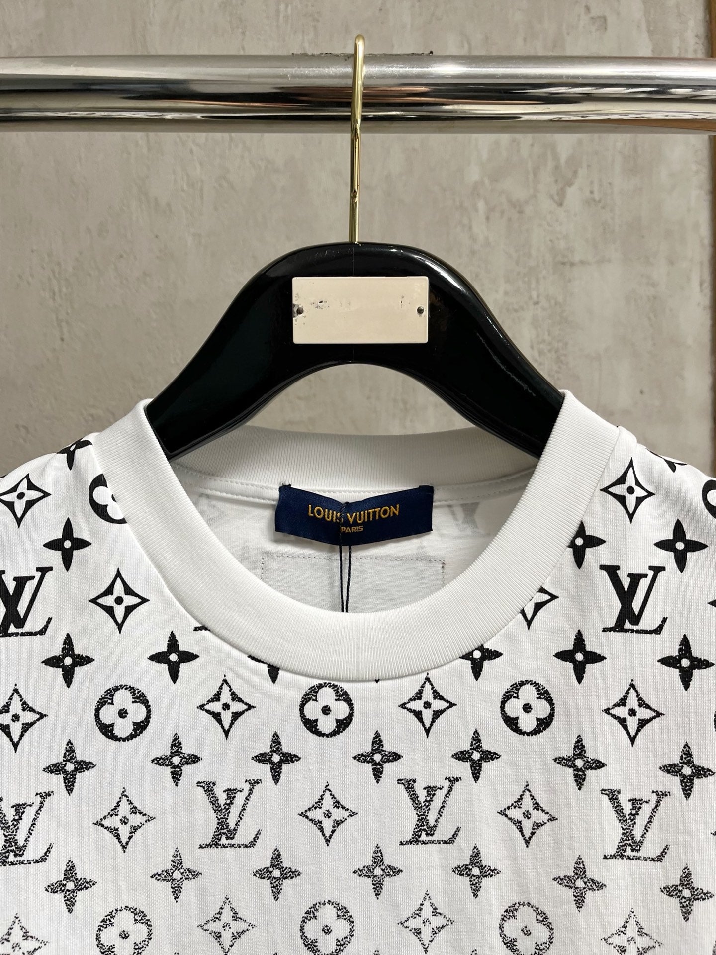 LOUIS VUITTON LV T-SHIRT IN WHITE MONOGRAM COTTON 238857