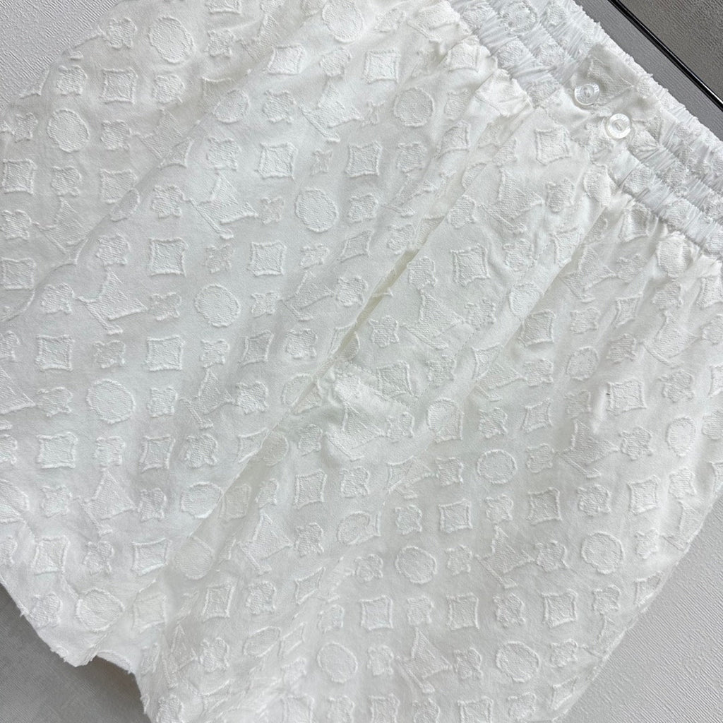 LOUIS VUITTON LV WHITE STRETCH SHORTS 263748