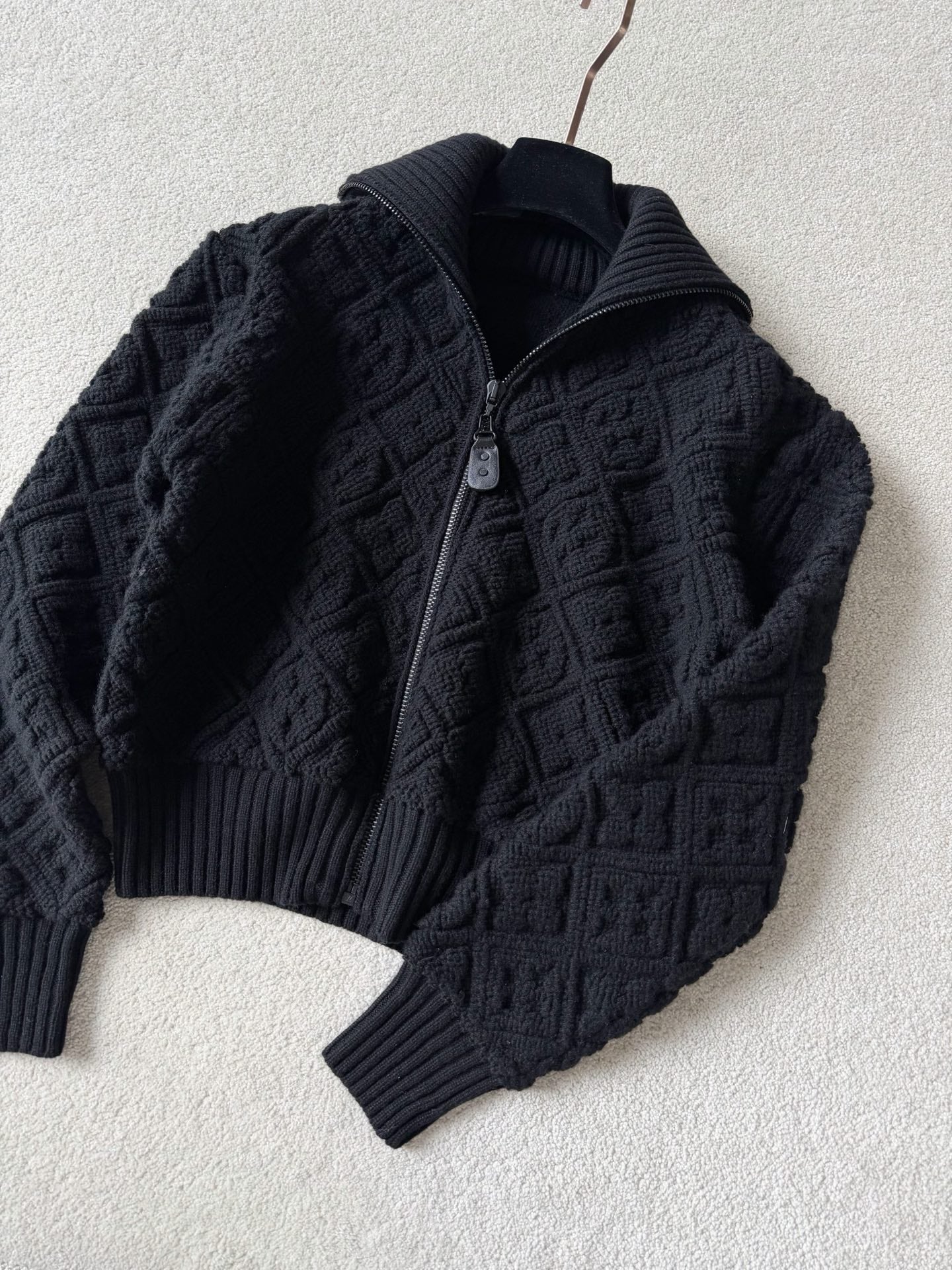 LOUIS VUITTON LV 25S WOOL CARDIGAN 0009